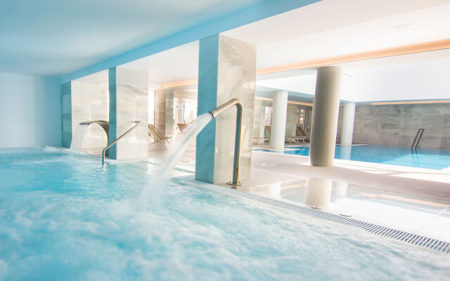 CM Playa del Moro Hotel