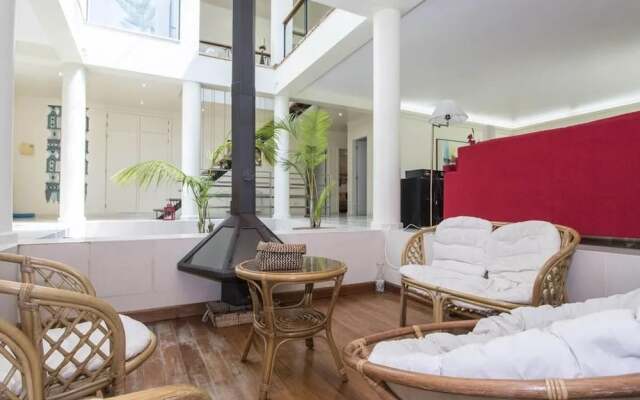 Villa Fati in Pen Nsula de Tr ia