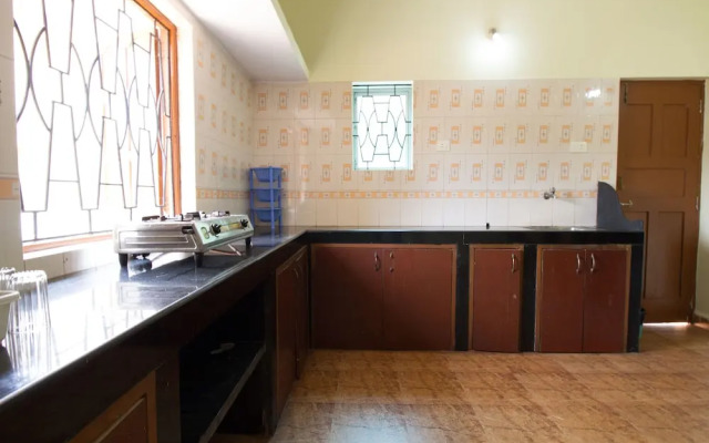 OYO 12483 Home Bright 2BHK Mapusa