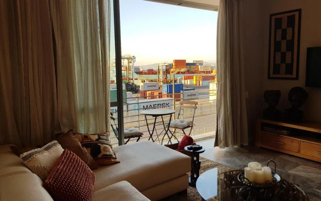 Harbour Bridge Suite 220