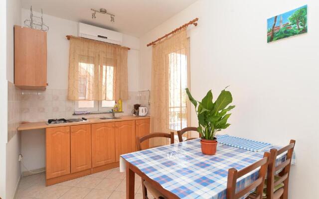 Apartment 1359