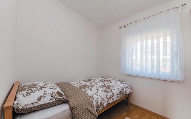 Stunning Apartment in Vir With 3 Bedrooms and Wifi