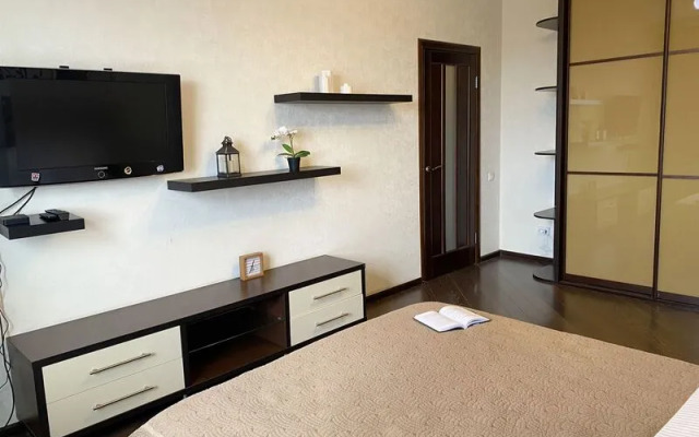 Йо Плейс на улице Восточно-Кругликовская, д. 22