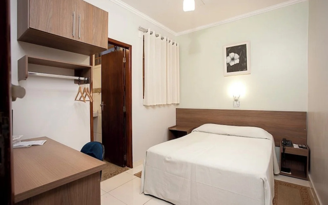 Alves Hotel
