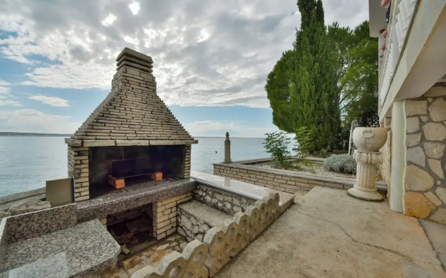 Villa Seafront Escape
