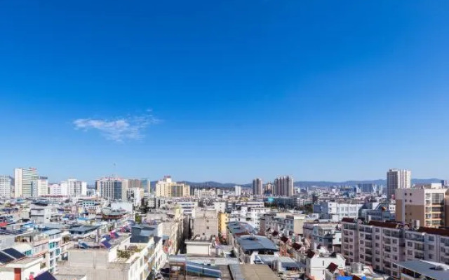 Chuxiong Longyu Hotel (Traditional Chinese Medicine Hospital Store）)