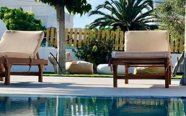 Santorini Villatzio Suites