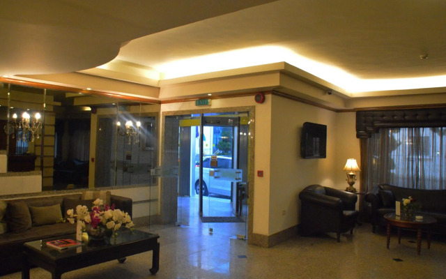Capri Hotel Suites