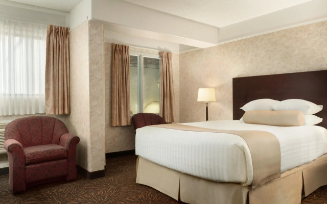 Travelodge by Wyndham Lloydminster