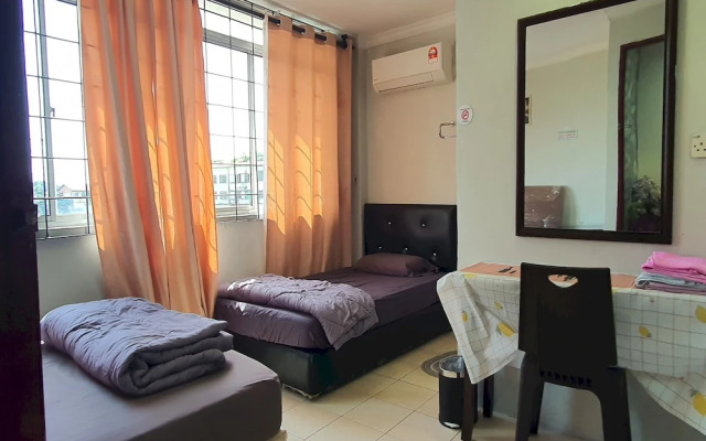 OYO 90997 Hoover Room