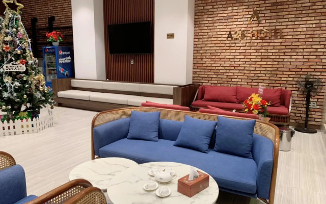 Q Hotel