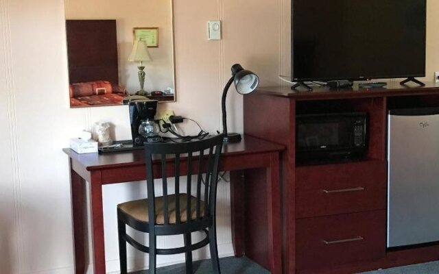 Deep River Motel