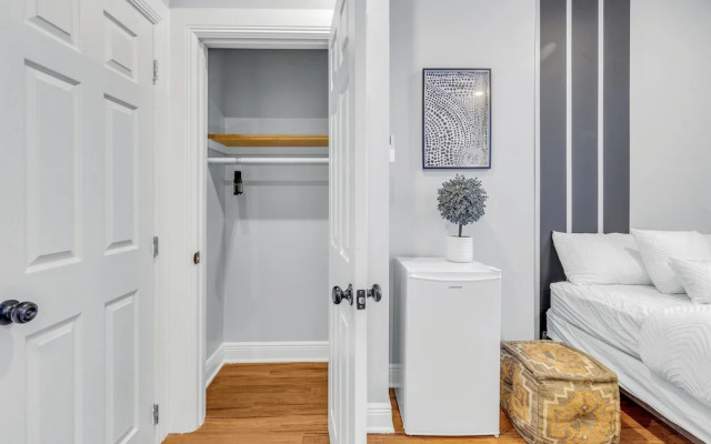 Brewerytown Balcony Retreat 2BR Haven