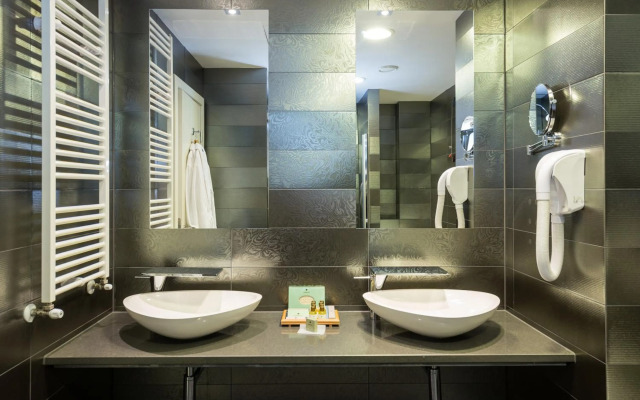 Emerald Hotel Pristina, Kosovo