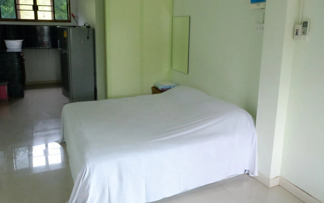 Chomlay Restaurant & Room for Rent