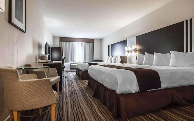 Comfort Hotel Vancouver Airport