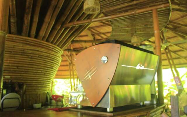 Hanchey Bamboo Resort