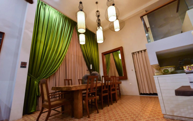 The Settlement Hotel