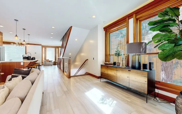 Obsidian Ski & Golf Villa 3 Bdr, Prime Location!