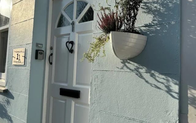 The Slipway Suite, Fowey Harbour & Parking 1 Min