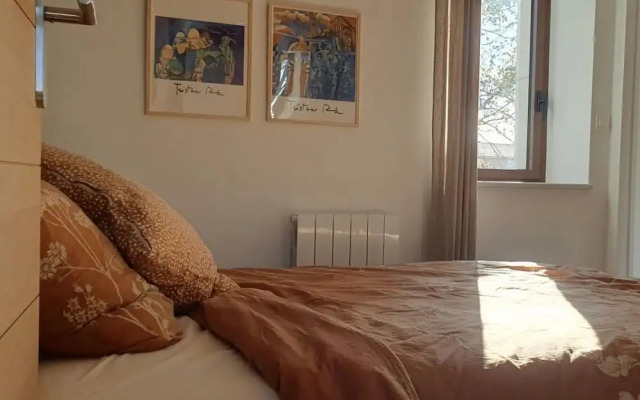 Bright, Modern Loft Comfortable Vacation Home