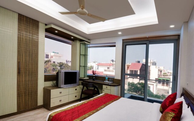 OYO Rooms Noida Botanical Garden