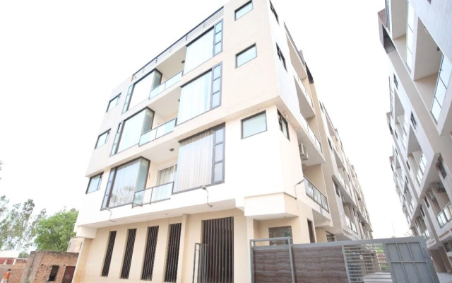 Royal Lake Suites By OYO Rooms
