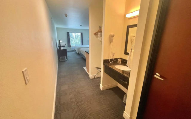 FairBridge Inn & Suites Cuero