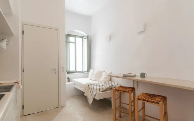 aniko suites White Alley