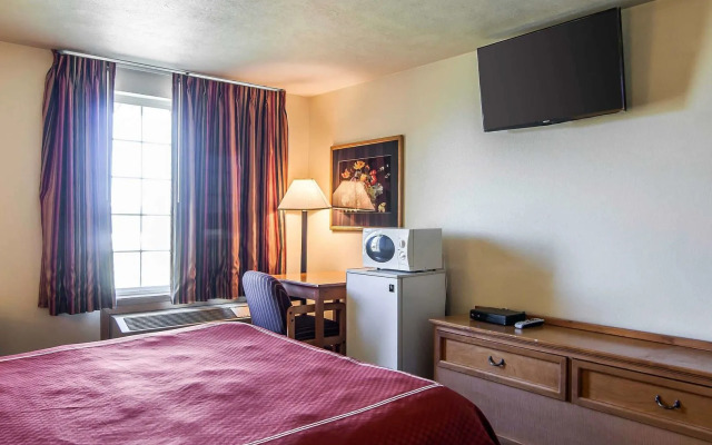 Bridgeway Inn & Suites Portland Airport