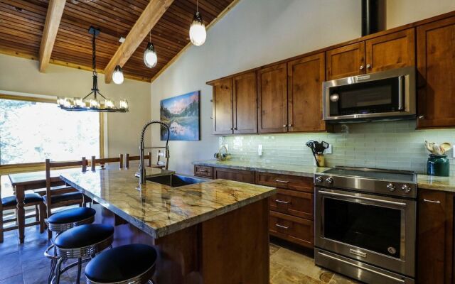 Mammoth West #129 - 3 Br Condo