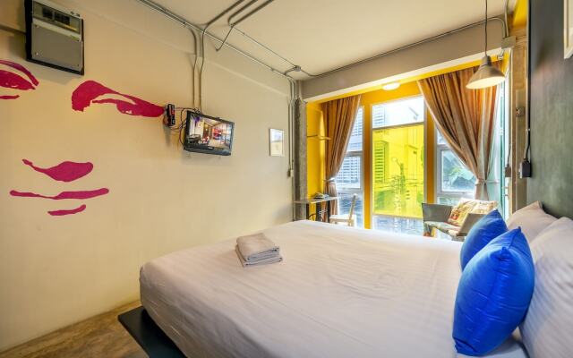 Silom Art Hostel