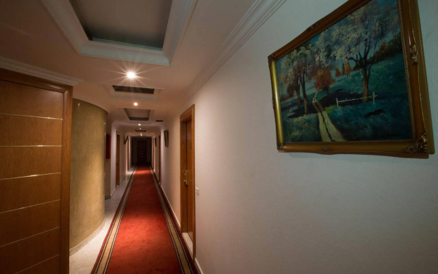 Camelot Hotel
