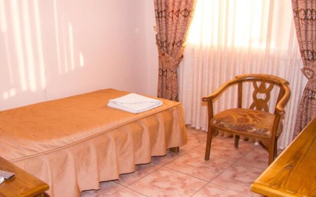 Al Anbat Midtown Hotel