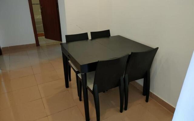 Lovely 2 bedroom condo with beach access & pool!