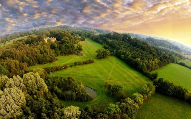 Foxhill Manor