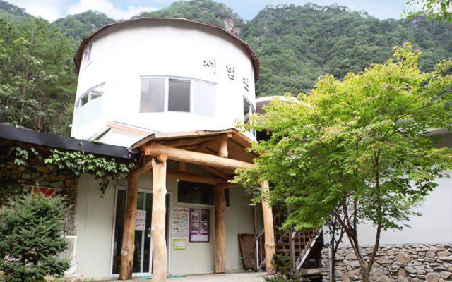 Yeongwol Muksan Guan Pension
