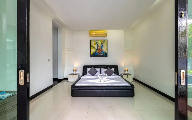 4 Bedroom Modern Pool Villa BL10