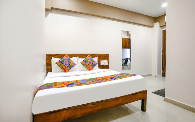 Fabhotel Royal Paradise