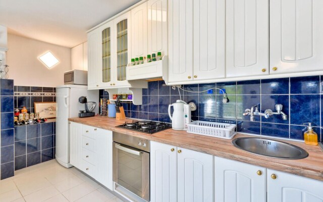 Nice Home in Donji Zvecaj With 3 Bedrooms, Wifi and Outdoor Swimming Pool