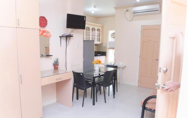 Julz Tropical Apartments
