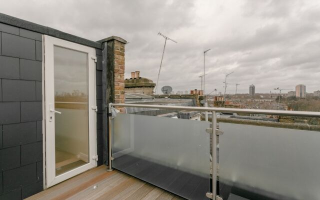Spacious 2 Bedroom in Battersea