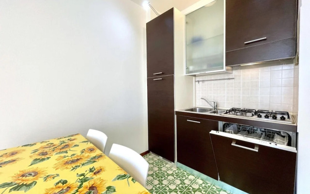 Cosy Apartment With Shared Pool
