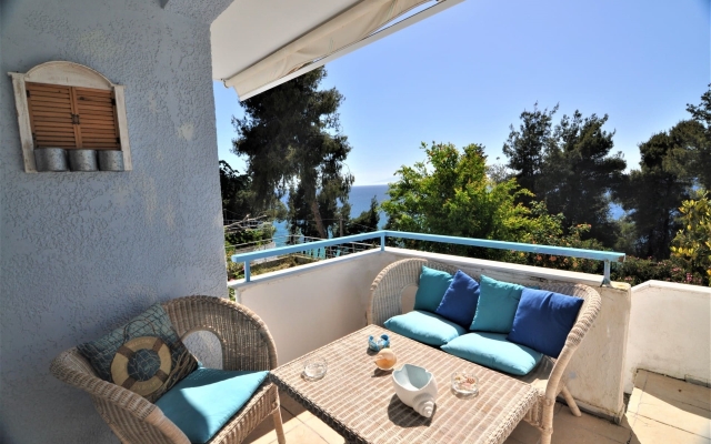 Zennova #15 Naftilos Family Summer House