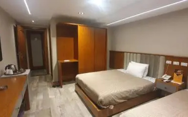 Garden City Plaza Hotel