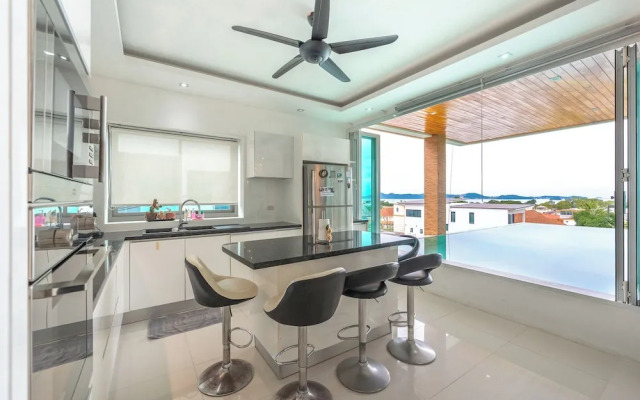 3BR Retreat Sea View V210