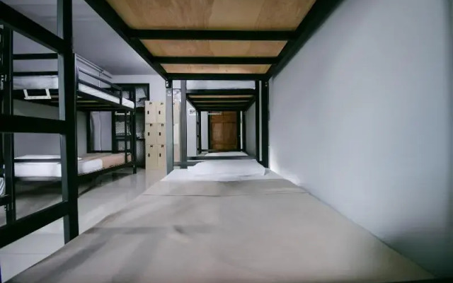 Guyasuka Hostel & Cafe by OYO Rooms