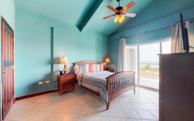 Suite C303 Mara Laguna