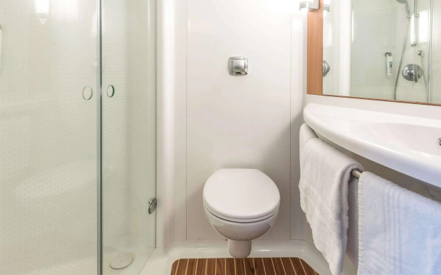 ibis Issoire