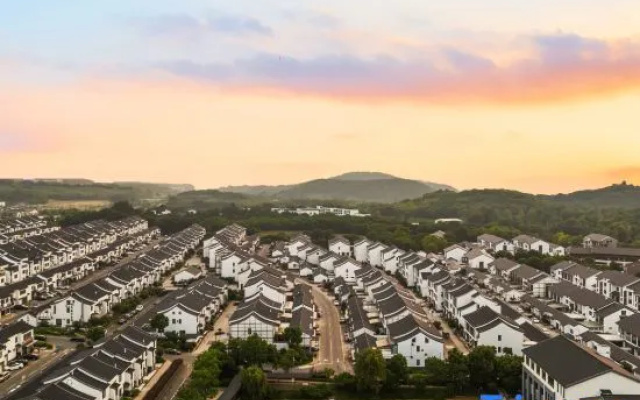 MontE Meets the Mountains | Hidden in the Lake · Holiday Villa — 3-star hotel in Wuxi